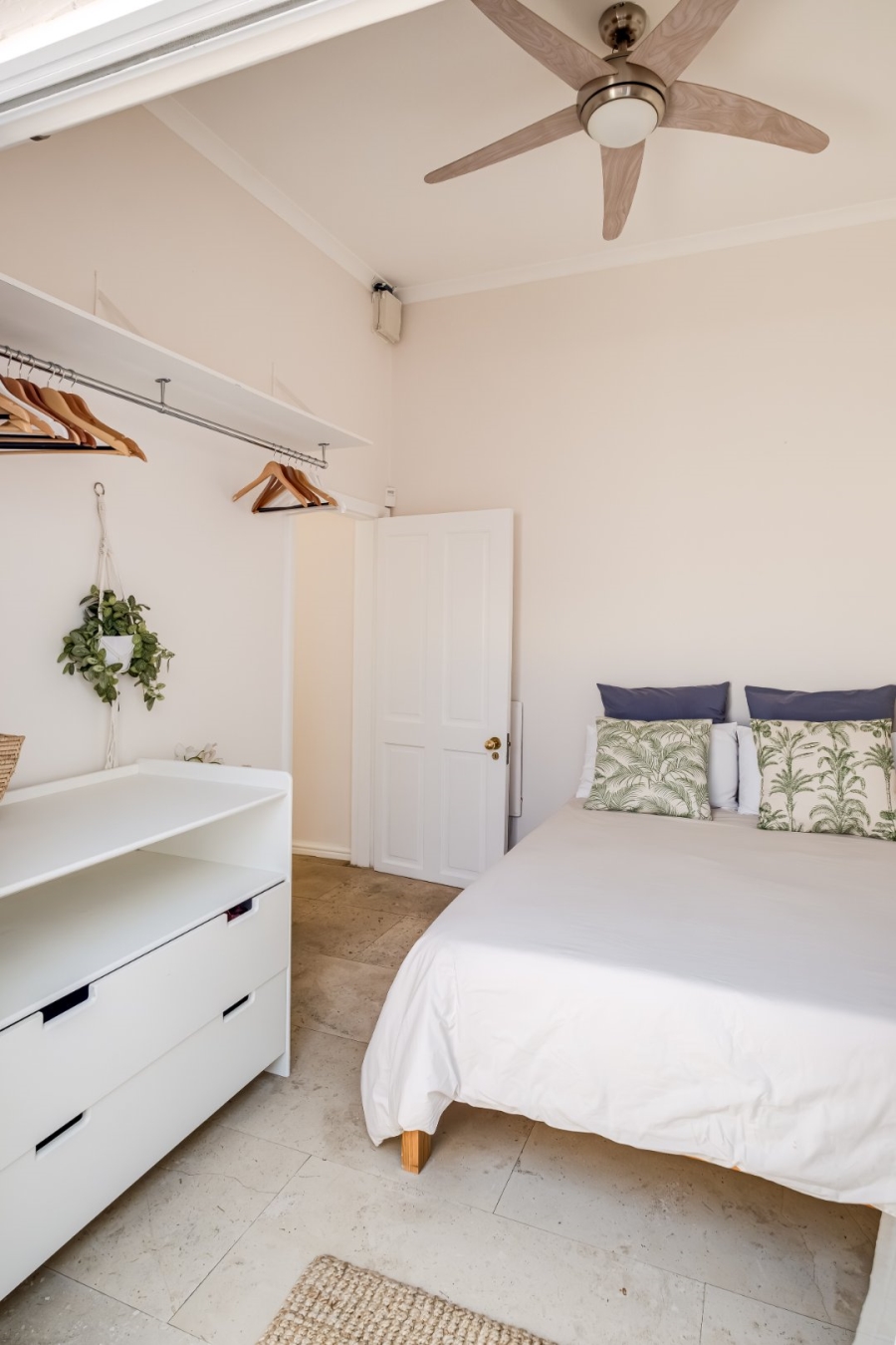 To Let 2 Bedroom Property for Rent in Gardens Western Cape